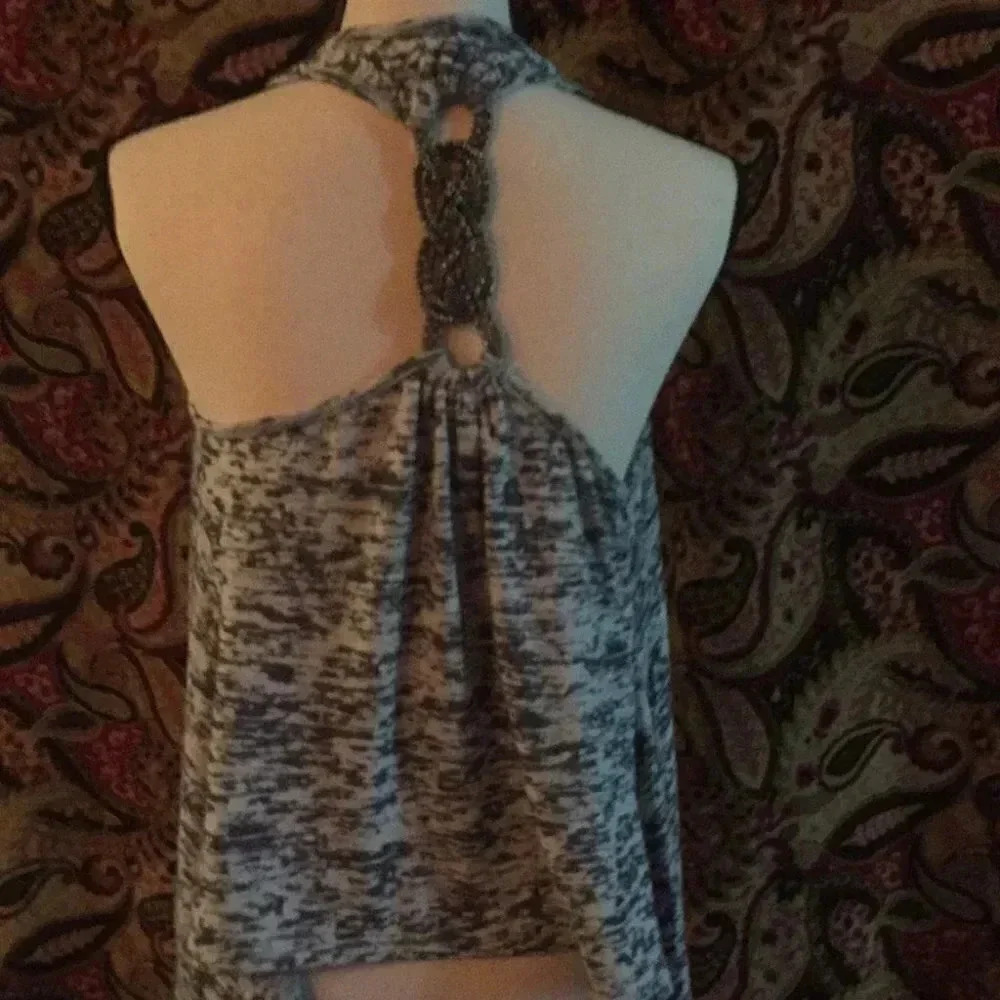 Threads - Picture 3 of 6